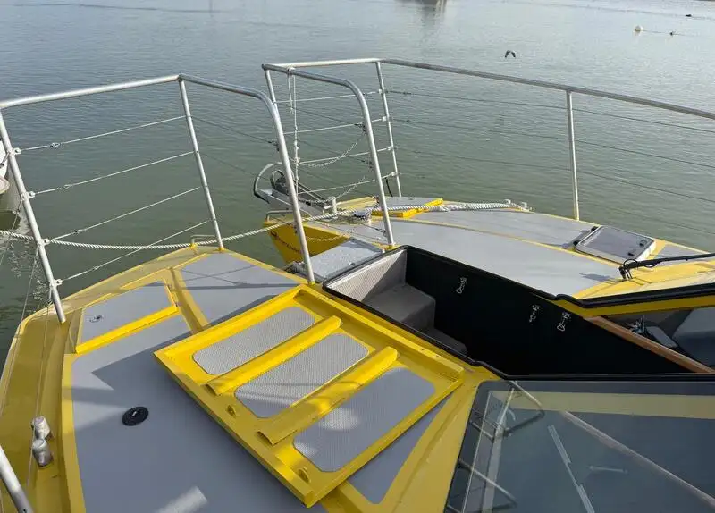 Kapal pesiar keur dijual