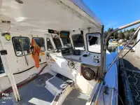 Kapal pangolahan lautan keur dijual