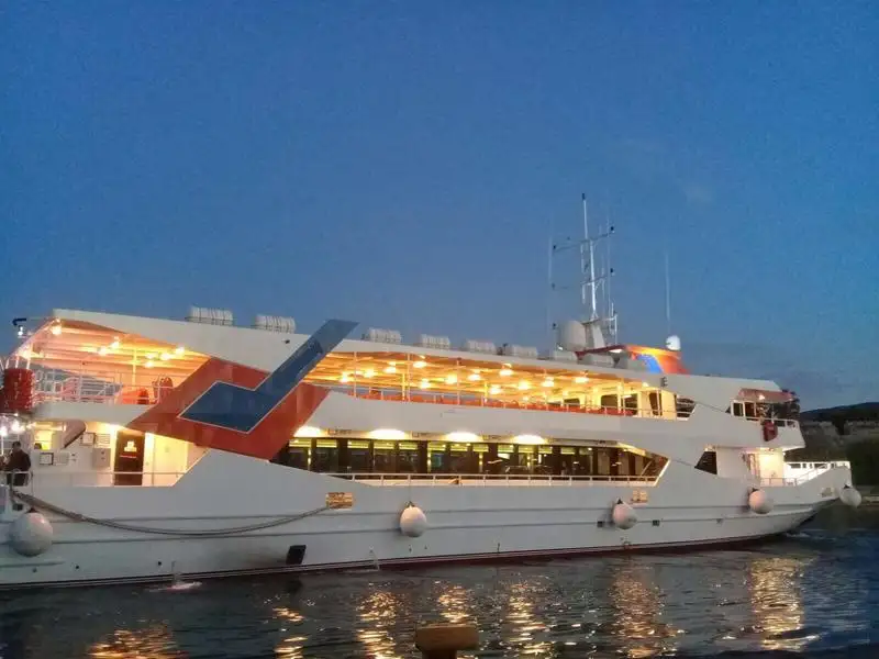 Kapal pesiar keur dijual