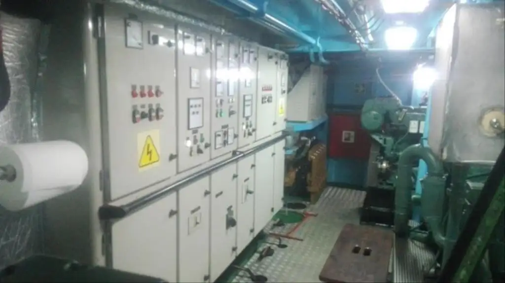 Kapal kerja keur dijual