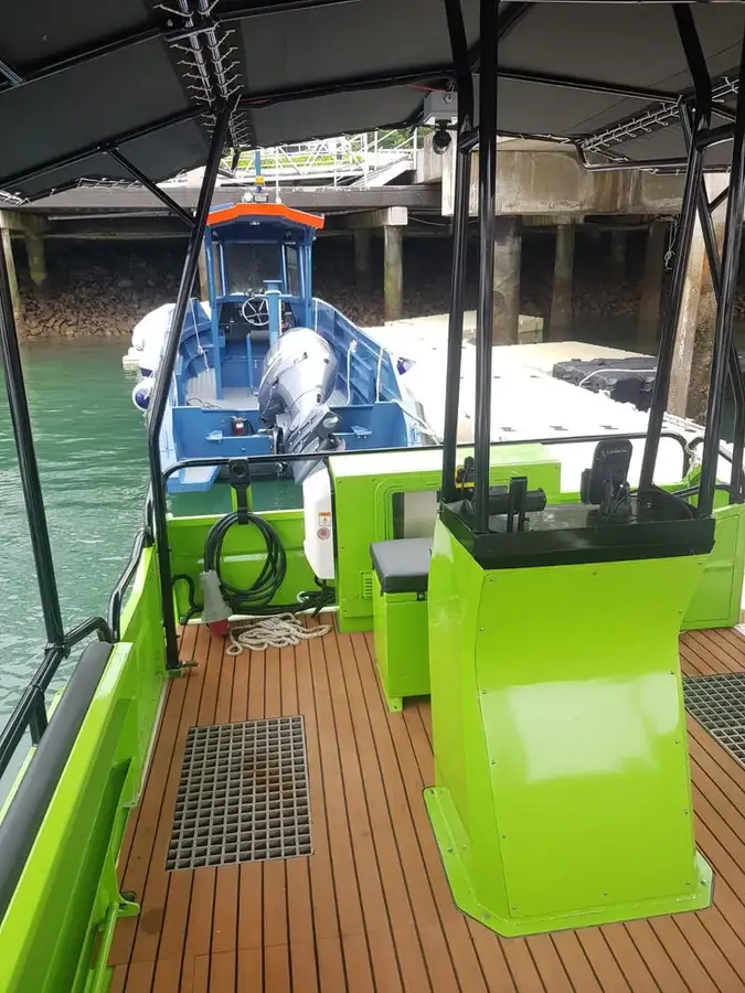Kapal kerja keur dijual