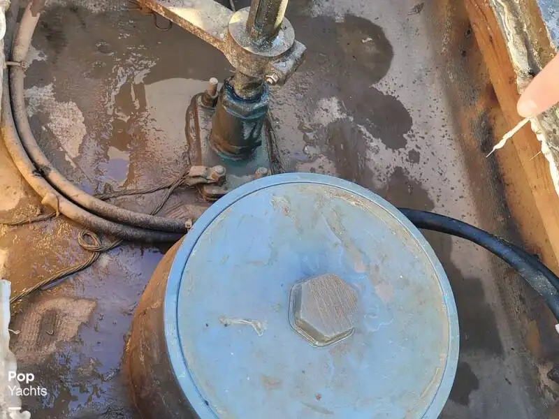 Kapal pangolahan lautan keur dijual
