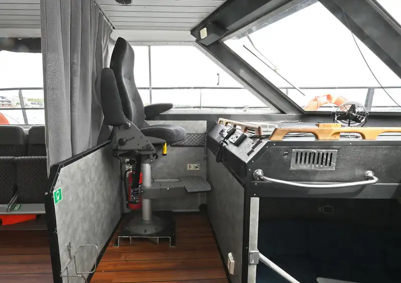 Kapal pesiar keur dijual