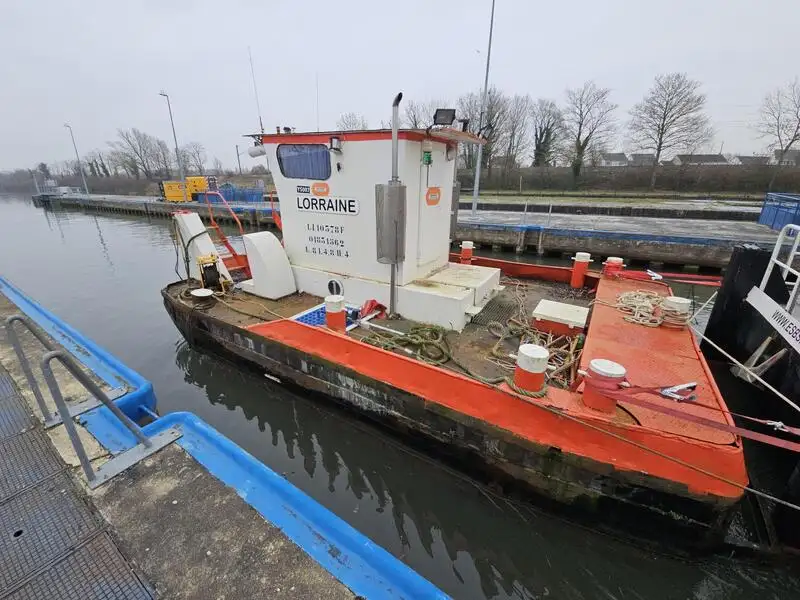 Kapal penarik keur dijual