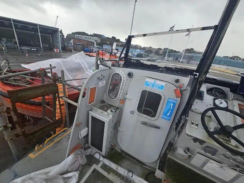 Kapal penyelamat keur dijual