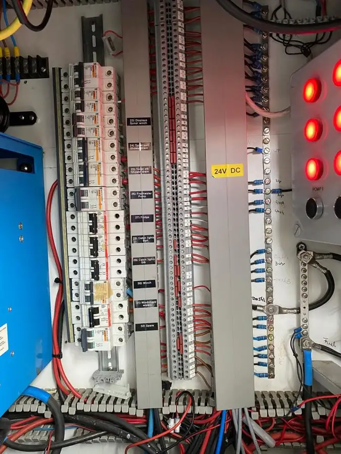 Kapal penarik keur dijual