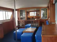 Kapal pesiar keur dijual