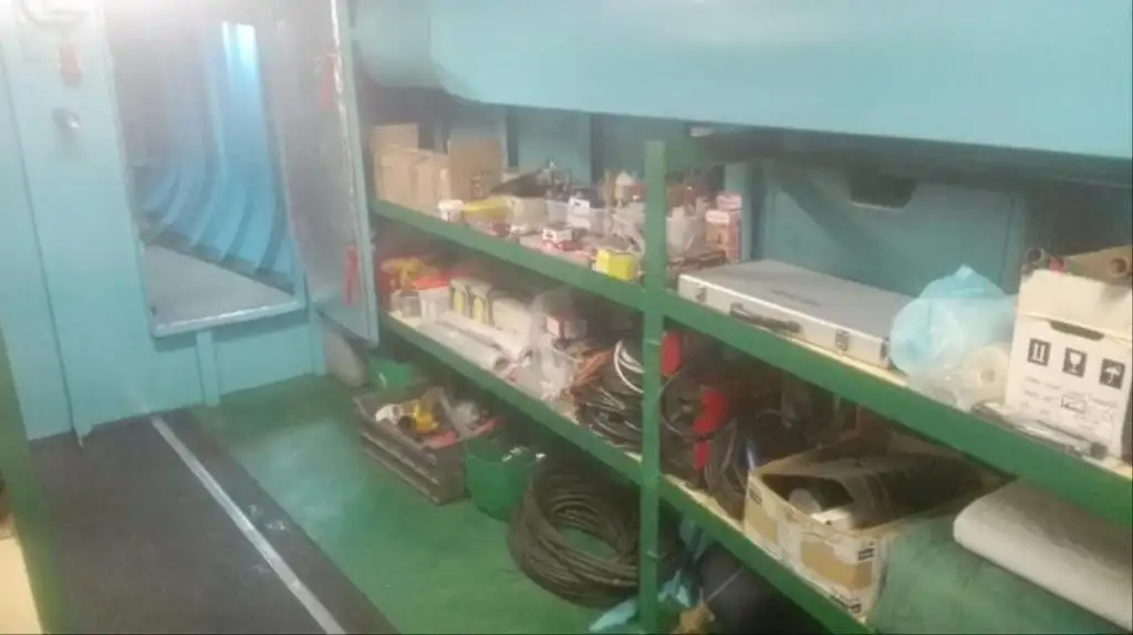Kapal kerja keur dijual