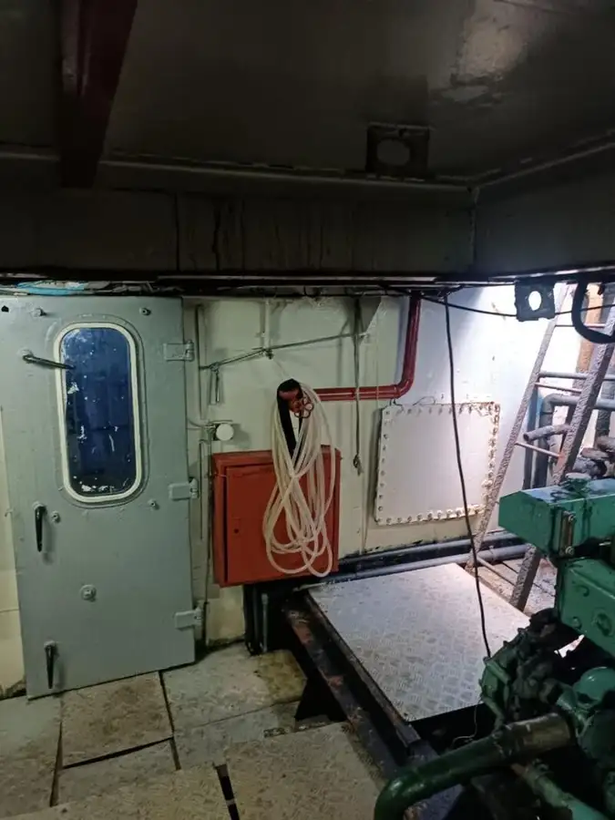 Kapal kerja keur dijual