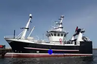 Kapal pikeun ngolah sareng ngantepkeun lauk keur dijual