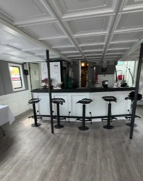 Kapal penyelamat keur dijual