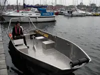 Kapal kerja keur dijual