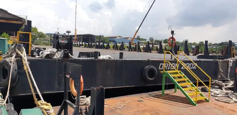 Tongkang keur dijual
