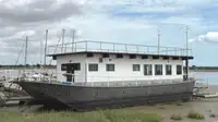 Kapal panginepan keur dijual