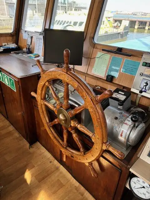 Kapal pangangkut barang curah keur dijual