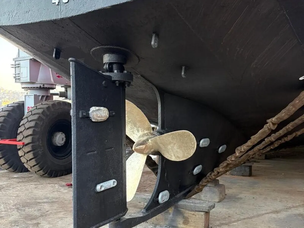 Kapal survei keur dijual