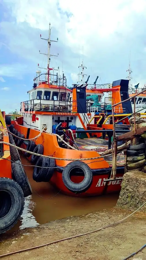 Kapal penarik keur dijual