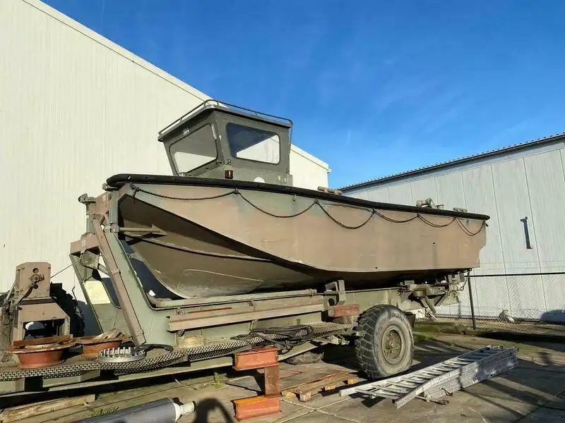 Kapal penarik keur dijual