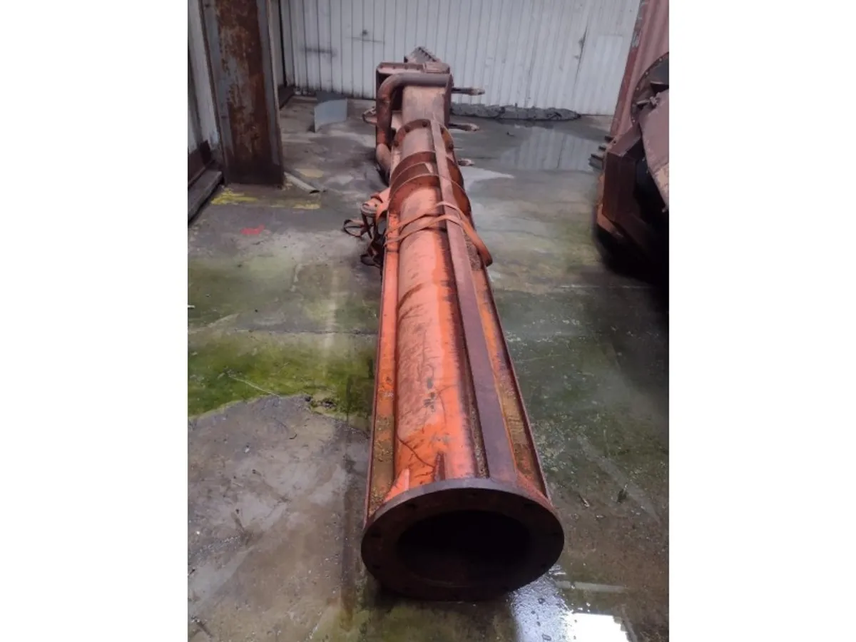 Kapal keruk keur dijual