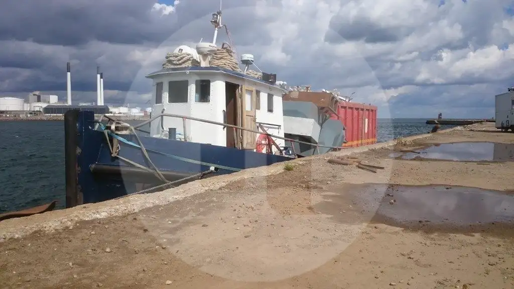 Kapal kerja keur dijual