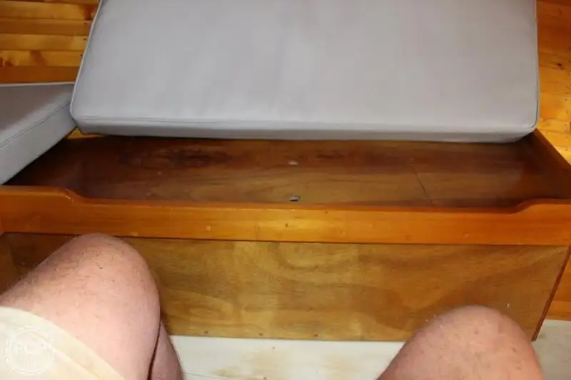 Kapal pangolahan lautan keur dijual