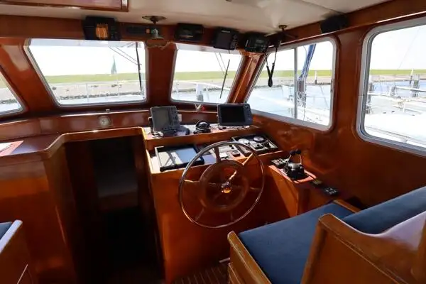 Kapal pesiar keur dijual