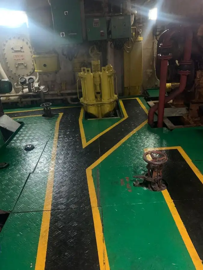Kapal pasokan keur dijual