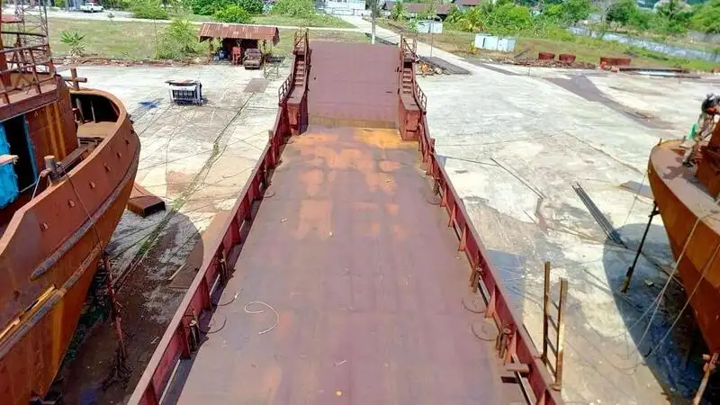Kapal pendaratan, tangki keur dijual