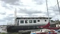 Kapal panginepan keur dijual