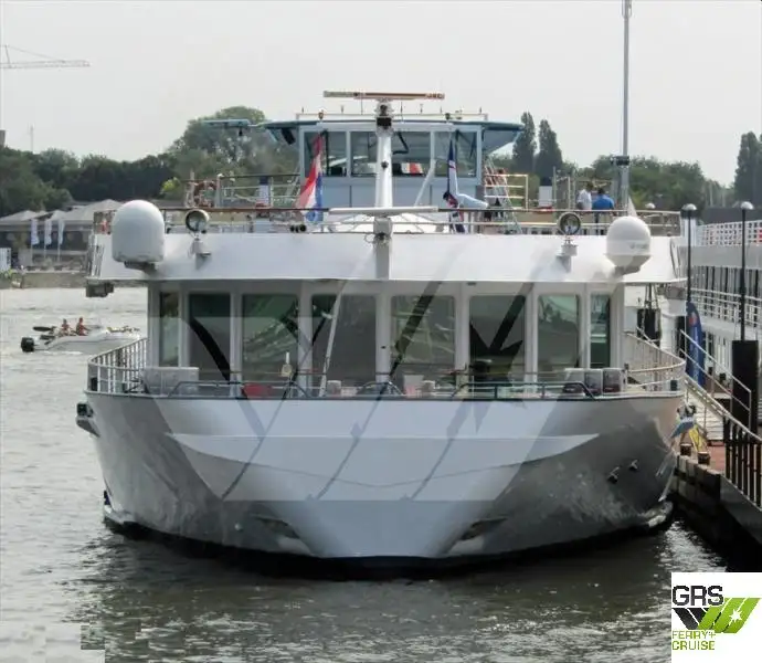 Kapal pesiar keur dijual
