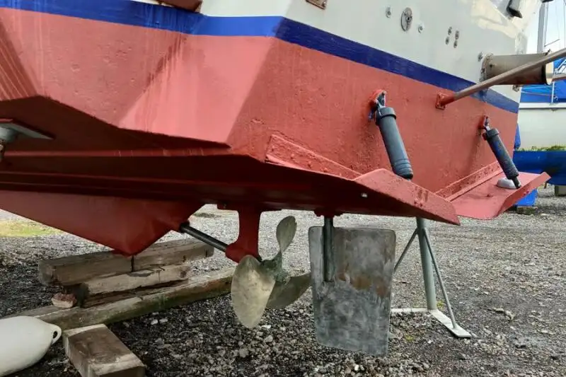 Kapal kerja keur dijual