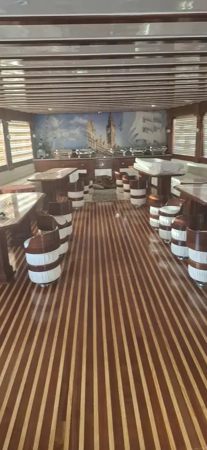 Kapal pesiar keur dijual