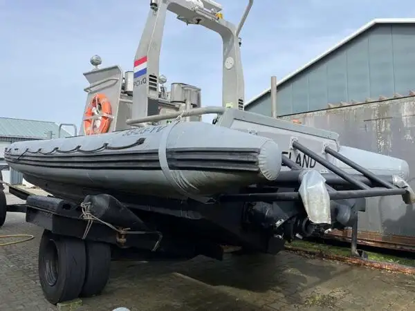 Kapal keruk keur dijual