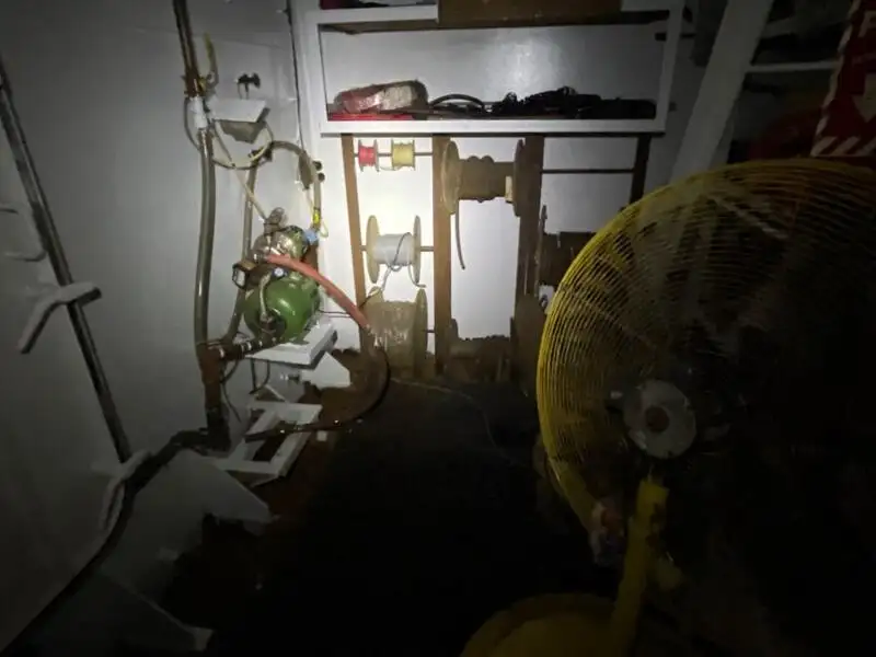 Kapal keruk keur dijual