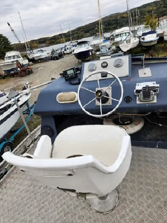 Kapal kerja keur dijual
