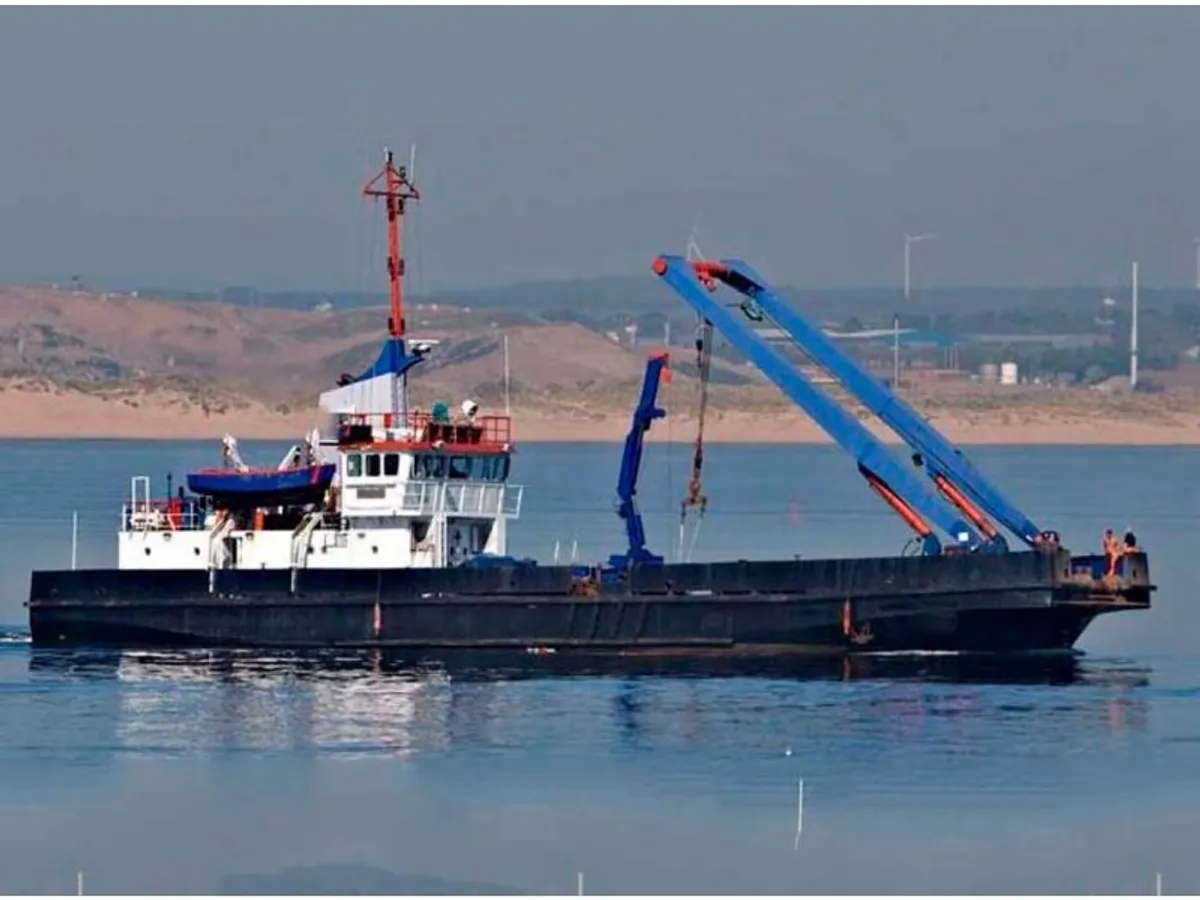 Kapal kerja keur dijual