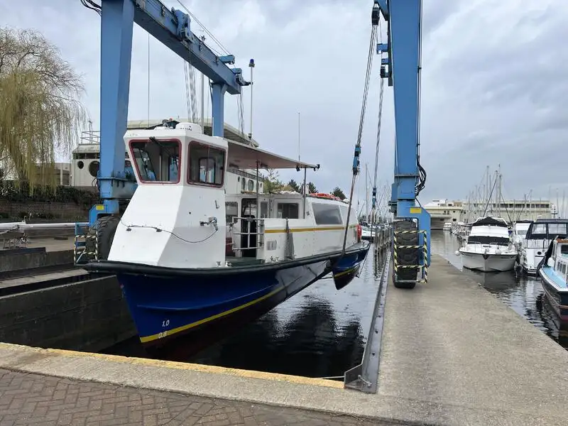 Kapal pesiar keur dijual