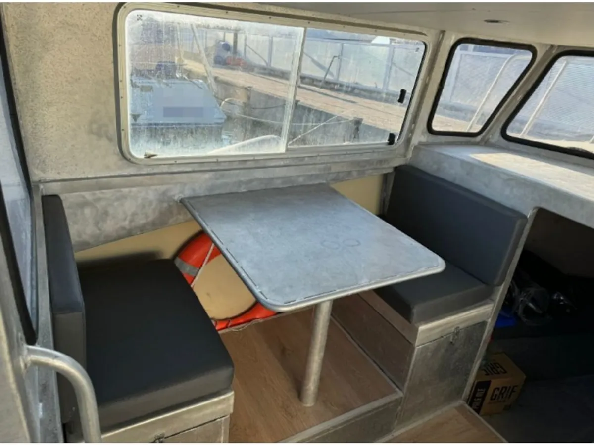 Kapal kerja keur dijual