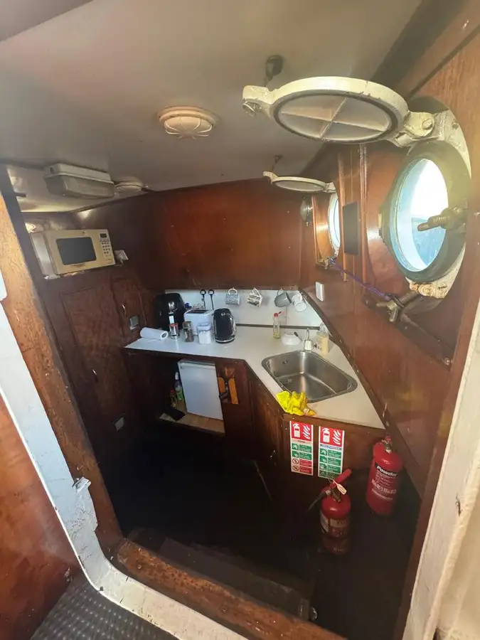 Kapal penarik keur dijual