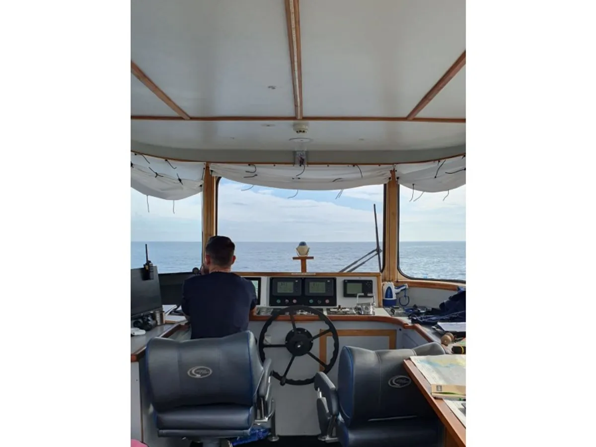 Kapal survei keur dijual