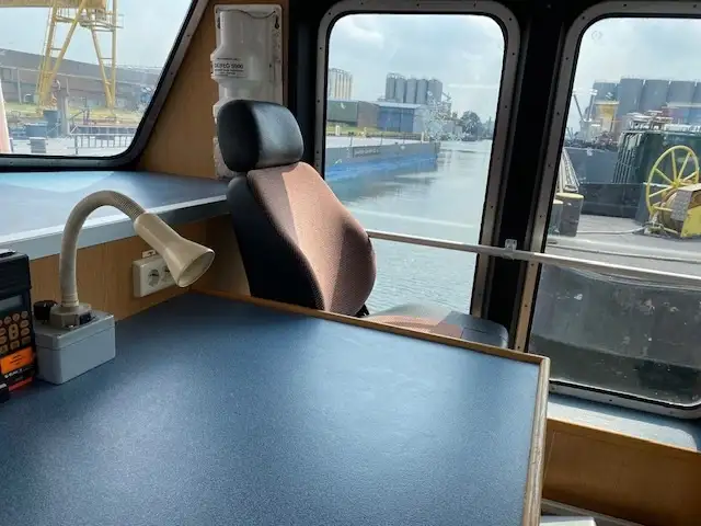 Kapal keruk keur dijual