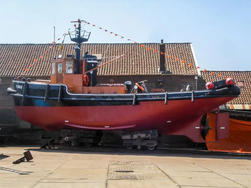 Kapal penarik keur dijual