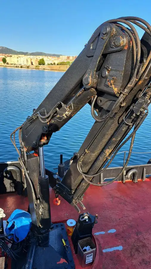 Kapal kerja keur dijual