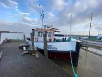 Kapal penarik keur dijual