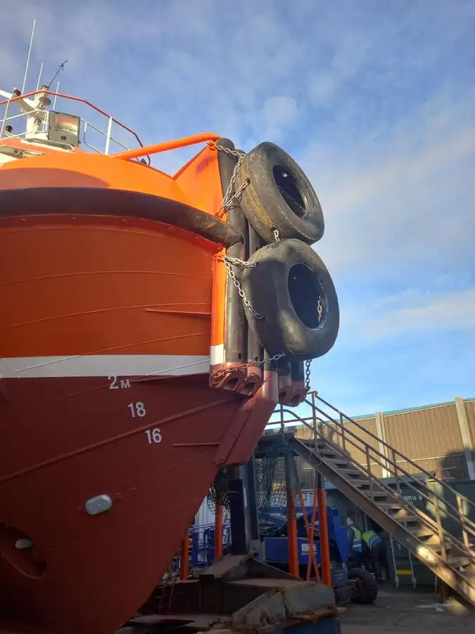 Kapal penarik keur dijual