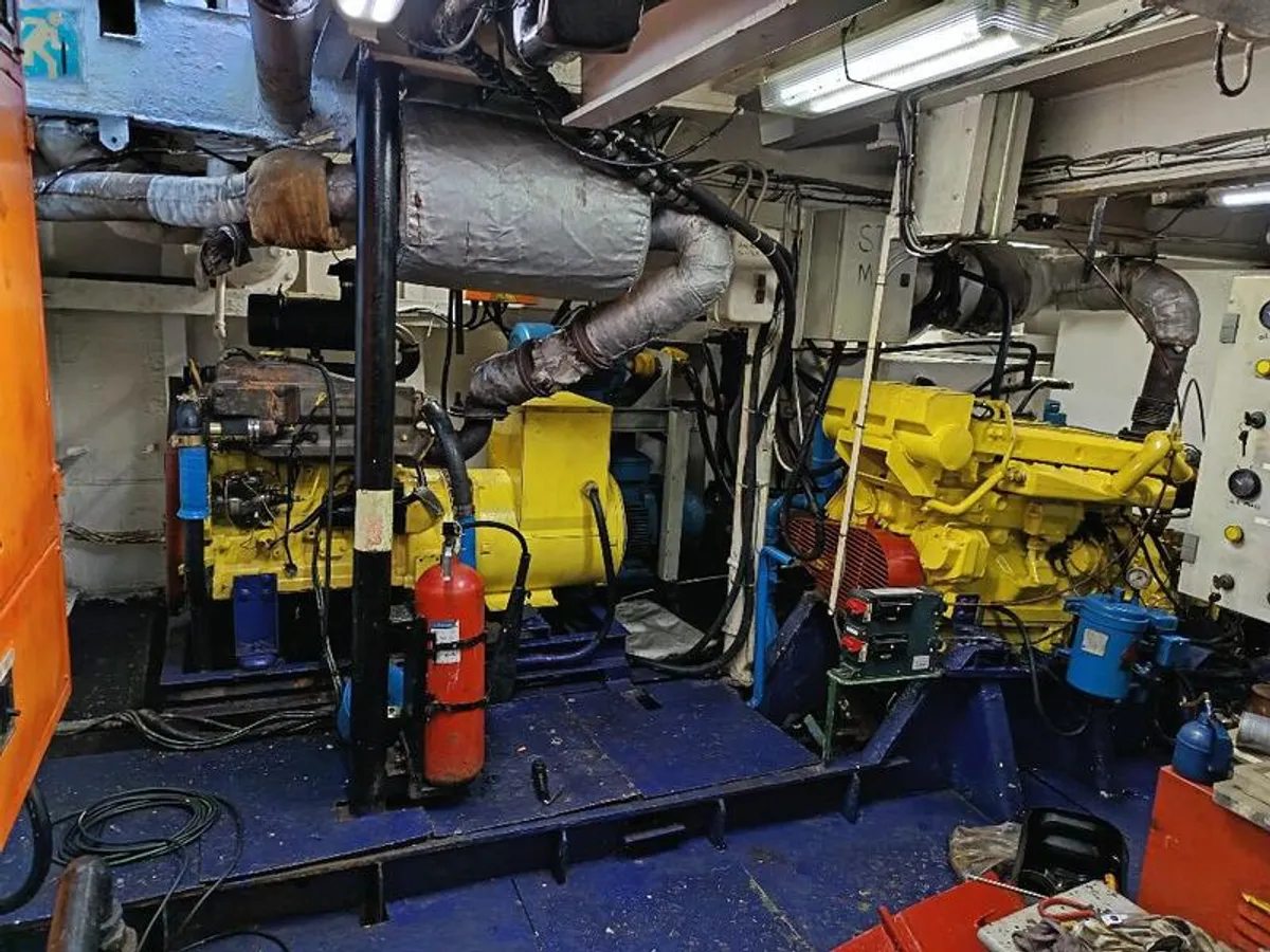 Kapal pasokan keur dijual