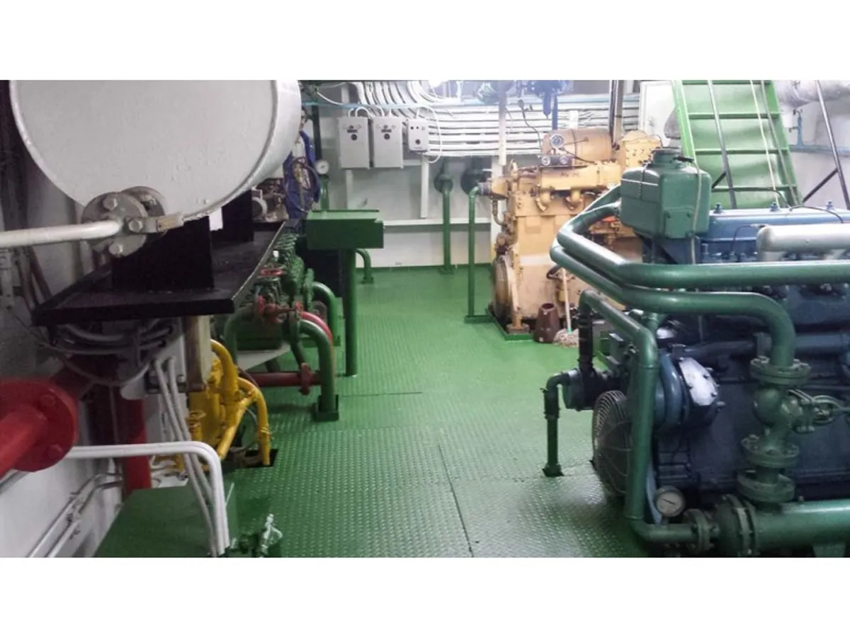 Kapal keruk keur dijual