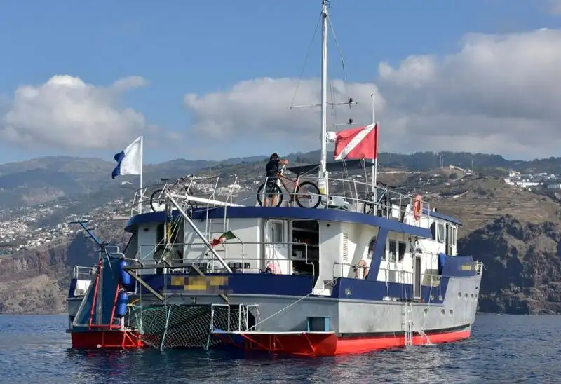 Kapal penarik keur dijual