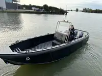 Parahu patroli pikeun dijual
