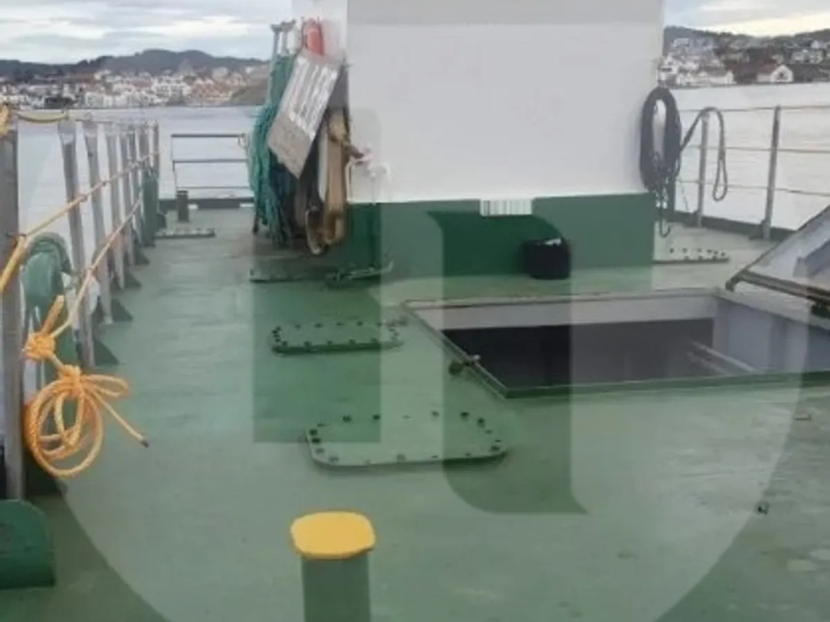 Kapal kerja keur dijual